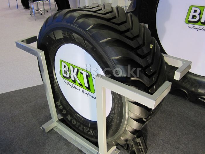 BKT <b>베일러</b> 및 작업기용 <b>타이어</b> 700/40-22.5 사진1