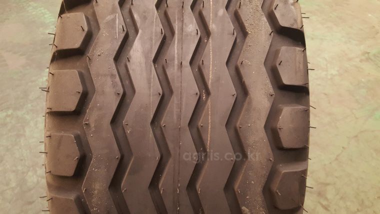 BKT <b>작업기</b>용 <b>타이어</b> 16.0/70-20  사진2