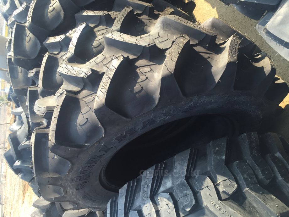 BKT 트랙터용 타이어 <b>11.2-20</b>(래디얼일반 280/85 R20) 사진2