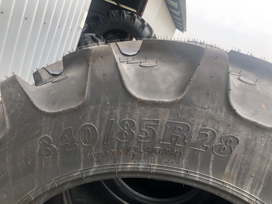 BKT 트랙터용 <b>타이어</b> <b>13.6-28</b>(래디얼일반 340/85 R28) 사진2