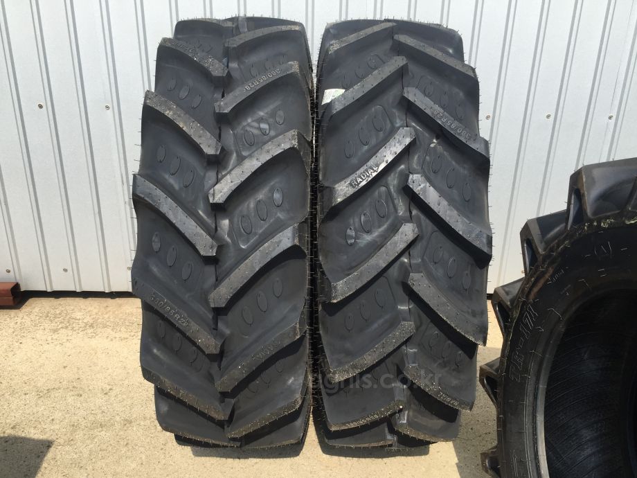 BKT 트랙터용 <b>타이어</b> 14.9-28(래디얼일반 380/85 R28) 사진2