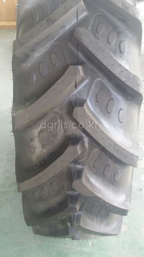 BKT <b>트랙터</b>용 타이어 16.9-30(래디얼일반 <b>42</b>0/85 R30) 사진2
