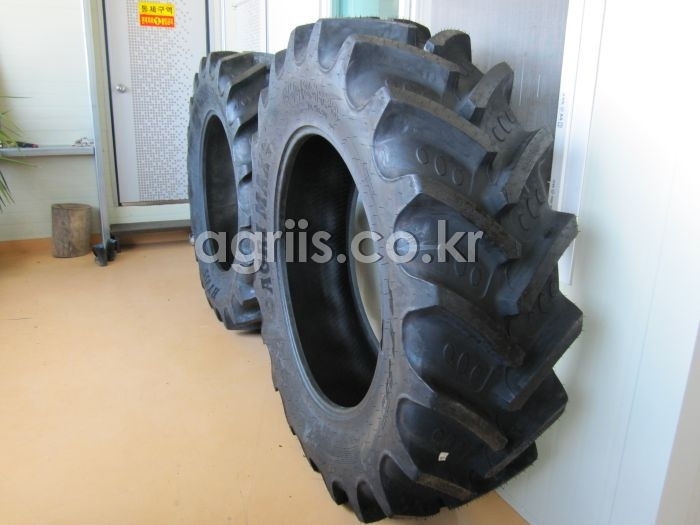 BKT 트랙터용 타이어 <b>18.4</b>-<b>38</b>(래디얼일반 460/85 R<b>38</b>) 사진1