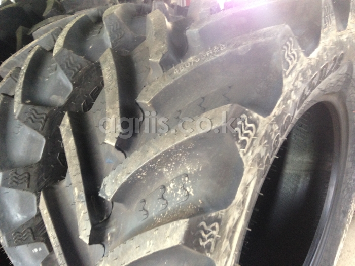 BKT <b>트랙터</b>용 타이어 14.9-28(래디얼초광폭 <b>48</b>0/65 R28) 사진2