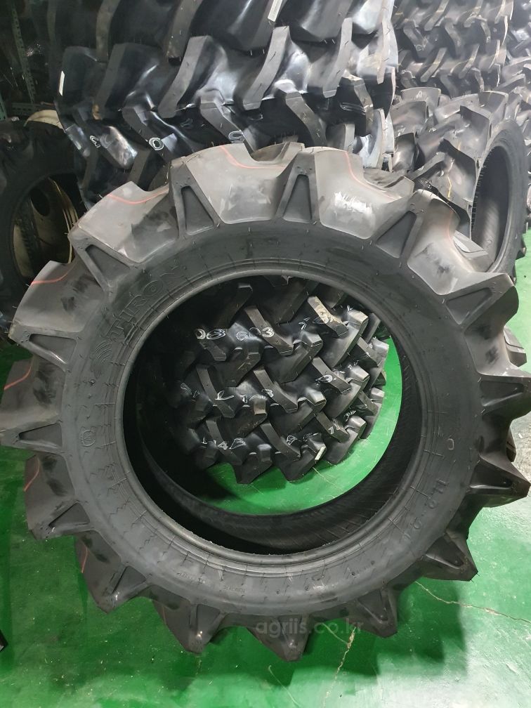 흥아(TIRON) 617신형 트랙터용 <b>타이어</b> 11.2-24 8PR 사진1