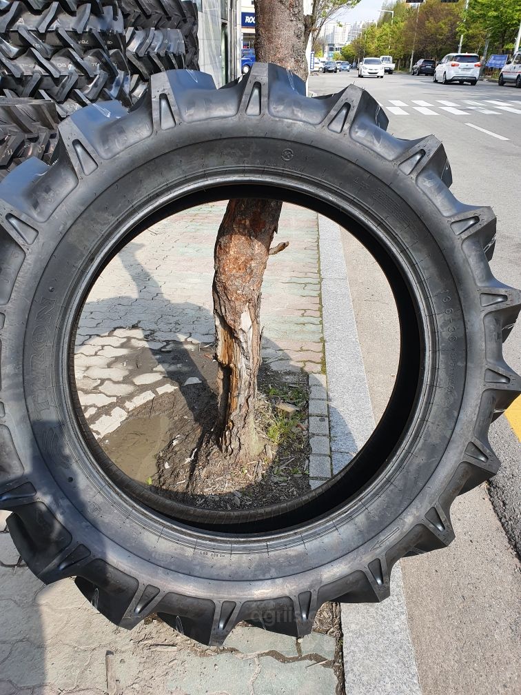 흥아(TIRON) 트랙터용 <b>타이어</b> 13.6-36 8PR 사진2