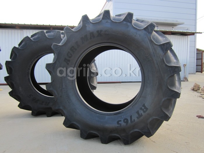 BKT 트랙터용 타이어 <b>16.9-30</b>(래디얼극광폭 600/70 R30) 사진1