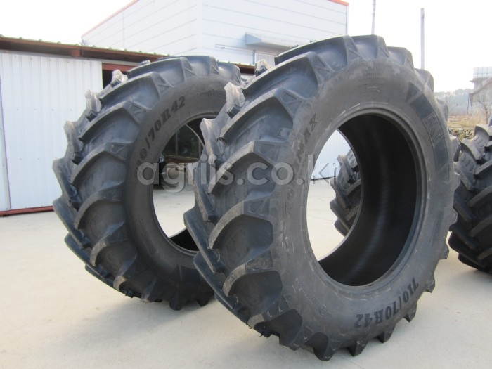 BKT <b>트랙터</b>용 타이어 20.8-42(래디얼극광폭 710/70 R38) 사진1