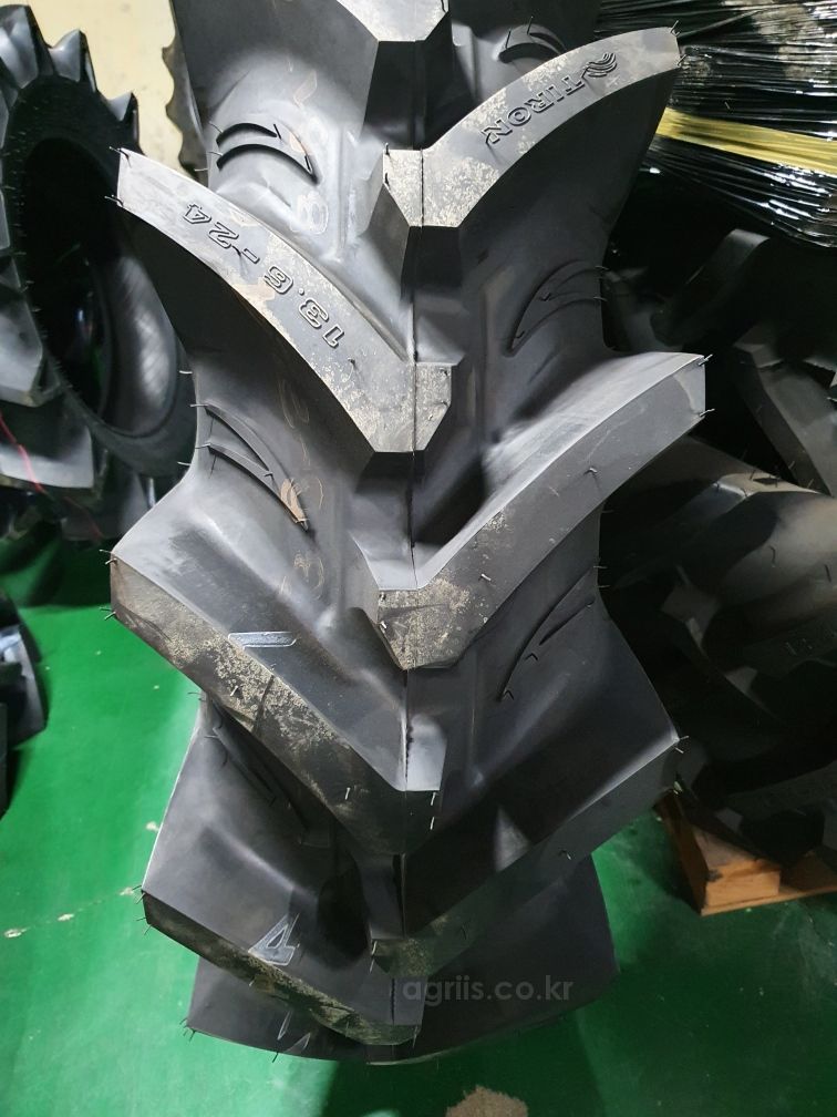 흥아(TIRON) 트랙터용 <b>타이어</b> 13.6-24(신형 617모델) 사진2