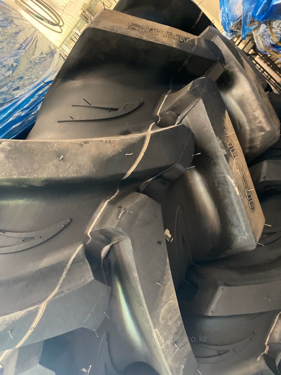 흥아(TIRON) 617신형 트랙터용 <b>타이어</b> 16.9-30 사진1