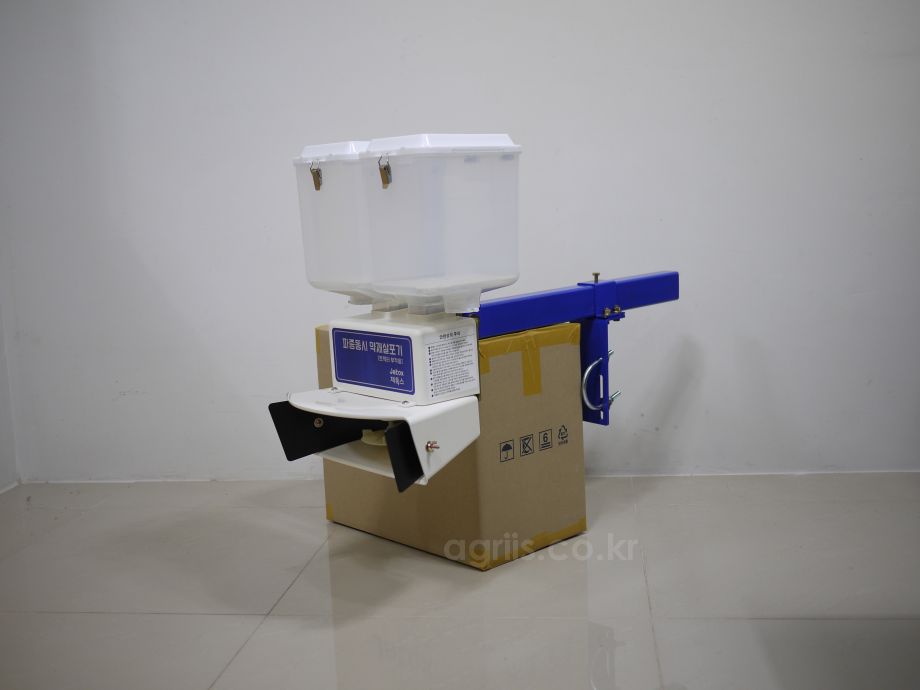 CN제톡스(한국) <b>트랙터</b>파종동시살포기 TOXD1000T(약통2개) 사진1