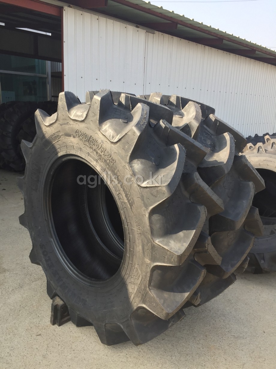 BKT <b>트랙터</b>용 타이어 16.9-28(래디얼높은굽 <b>42</b>0/85 R28 R2) 사진1