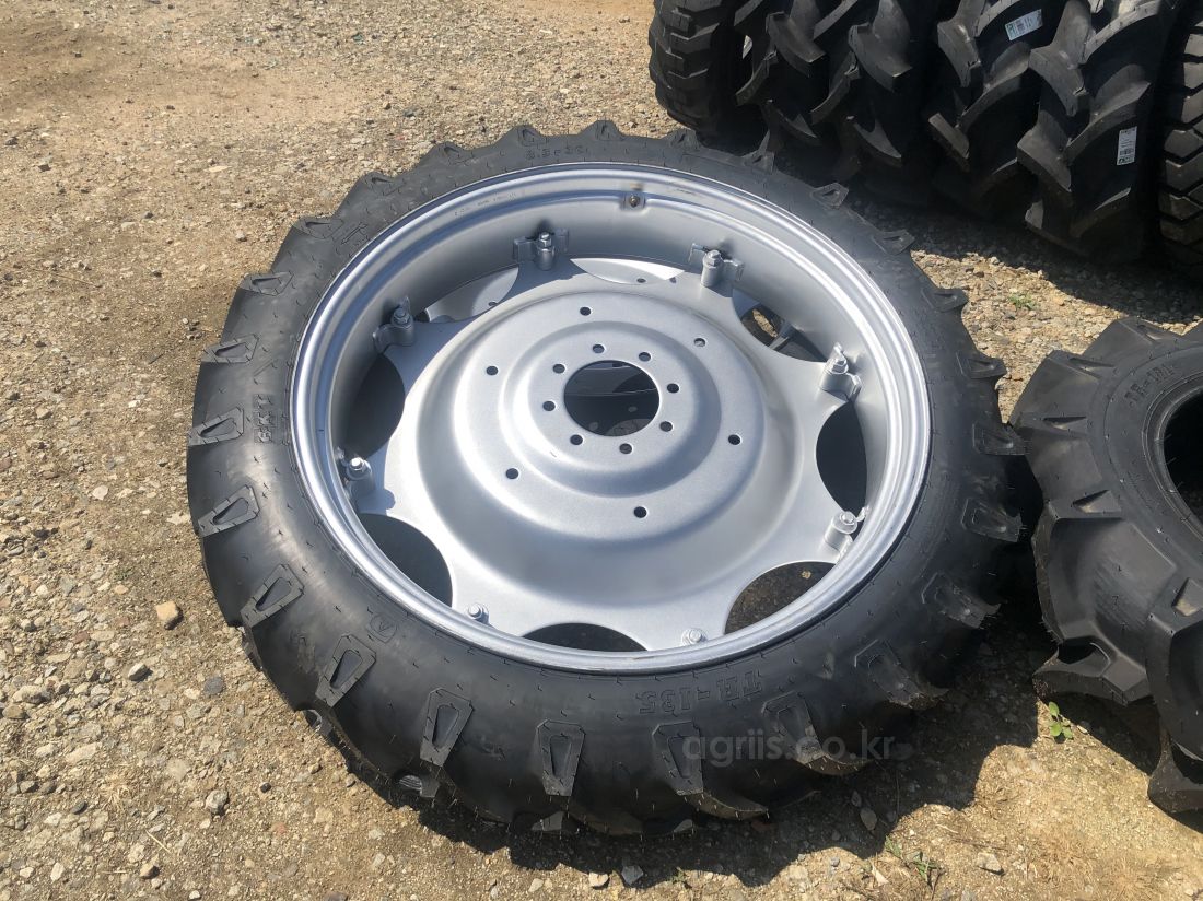 BKT 소폭<b><b>타이어</b></b> 8.3-36 <b><b>타이어</b></b><b>휠</b>조합 사진1
