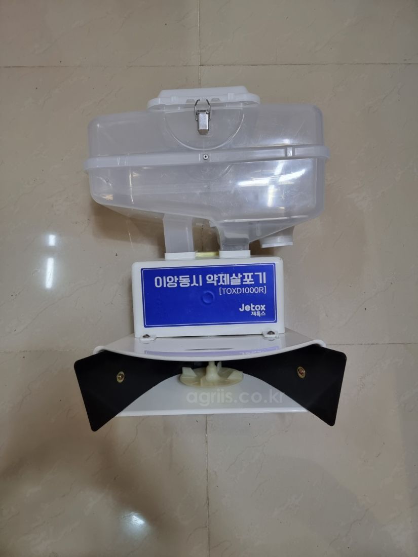 CN제톡스(한국) <b>이앙기</b>약제살포기 TOXD1000R6-1 (후방 대형약통) 사진1