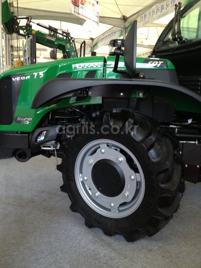 BKT 트랙터용 타이어 6.50-16(래디얼광폭 260/70 R16) 사진2