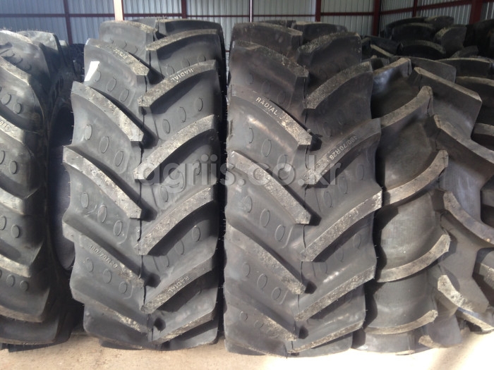 BKT 트랙터용 타이어 16.9-28(래디얼광폭 480/70 R28)