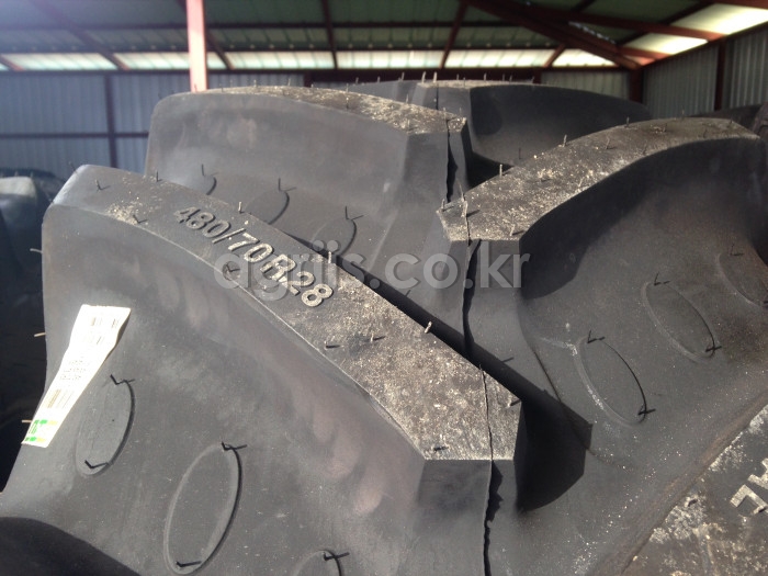 BKT 트랙터용 타이어 16.9-28(래디얼광폭 480/70 R28) 사진2