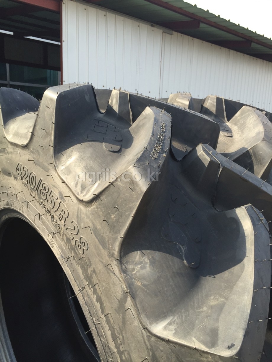 BKT 트랙터용 타이어 16.9-28(래디얼높은굽 420/85 R28 R2) 사진6