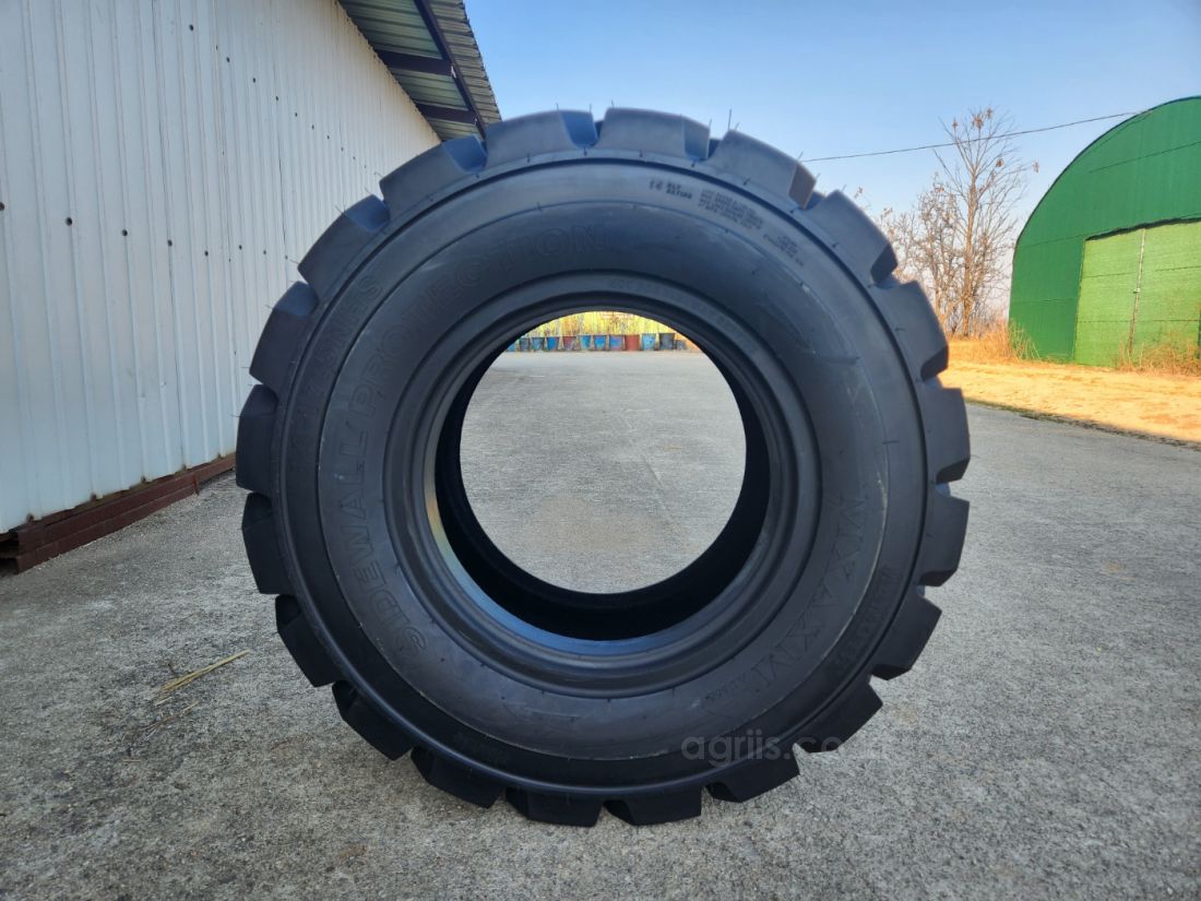 맘모스 스키드로더용 타이어 14-17.5(곰발바닥) 사진2