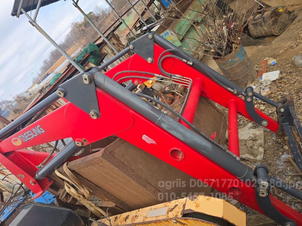 Kukje Tractor LUXEN75 (75hp) 뒤우측면