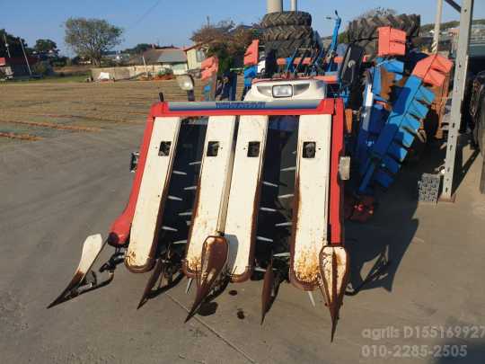 얀마 콤바인 AW465K (4조식) 앞좌측면