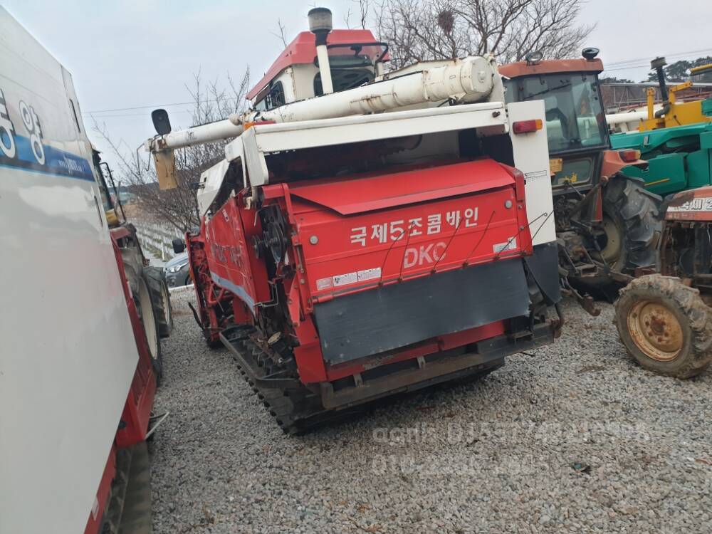 Kukje Combine Harvester DKC865 (5Rows) 뒤우측면