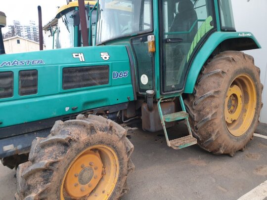 Daedong Tractor D65 (65hp) 앞좌측면