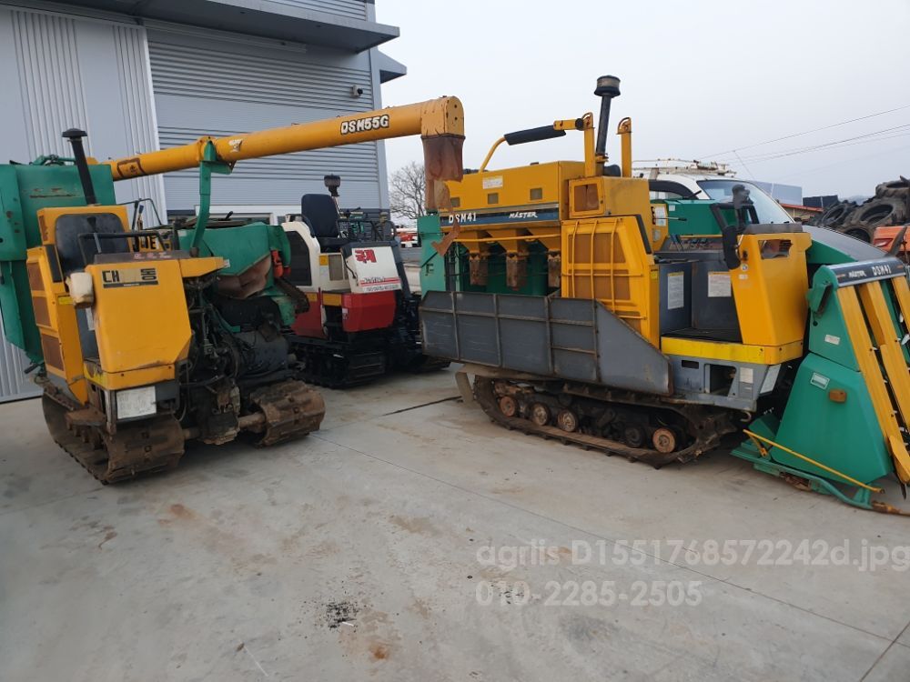 TYM Combine Harvester HU6500G (4Rows) 뒤우측면