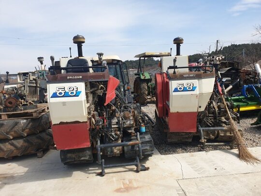 TYM 콤바인 C805 (5조식) 앞좌측면