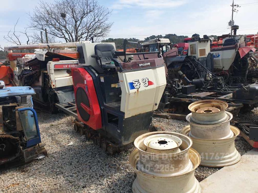 TYM 콤바인 HU6500G (4조식) 뒤우측면