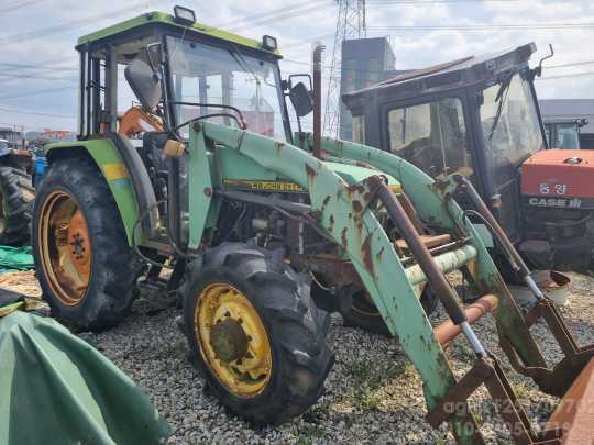 JohnDeere Tractor 5300 (56hp)