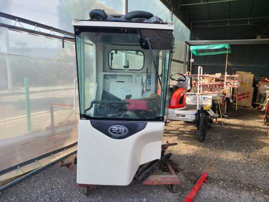 Kukje Combine Harvester DKC865 (5Rows) 앞좌측면