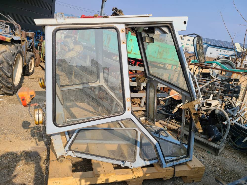 Daedong Tractor L3503 (35hp) 뒤우측면