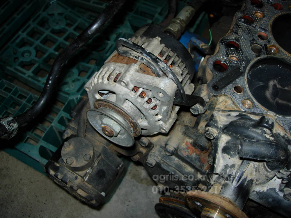 LS 트랙터 U47 (47마력) 뒤우측면