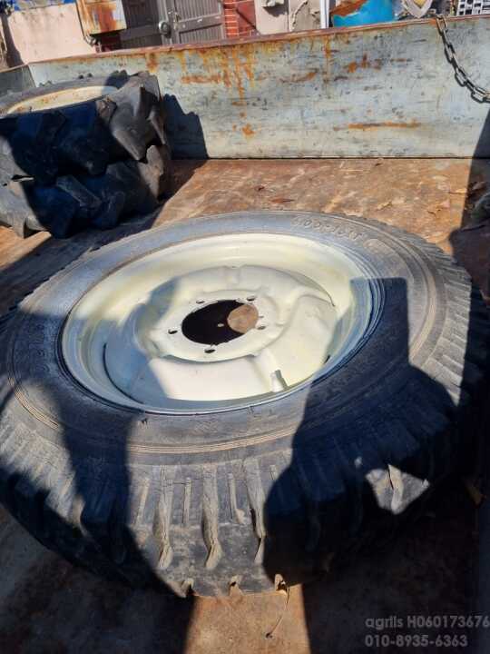 한국타이어 경운기트레일러타이어조립세트600-16 경운기트레일러타이어조립세트600-16 경운기트레일러타이어600-16