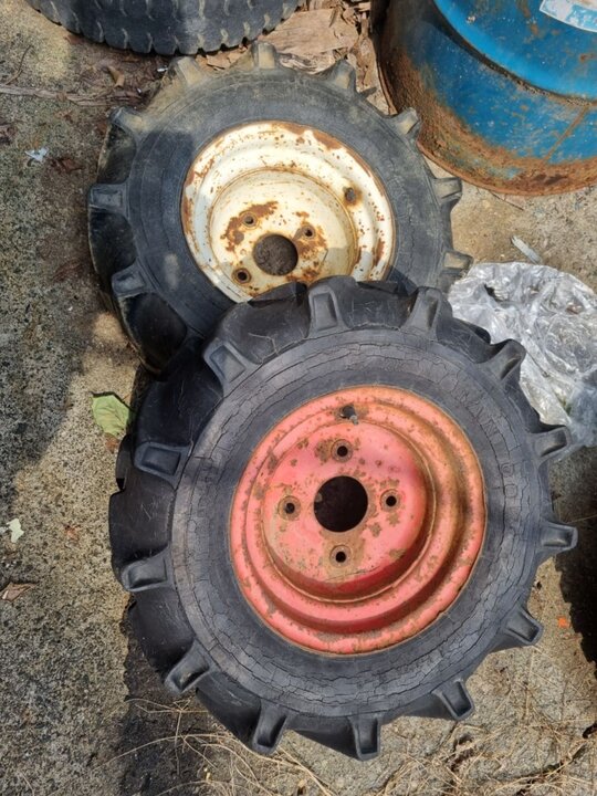 한국타이어 경운기타이어600-12조립세트좌우 경운기타이어600-12조립세트좌우 경운기앞타이어조립세트좌우1불