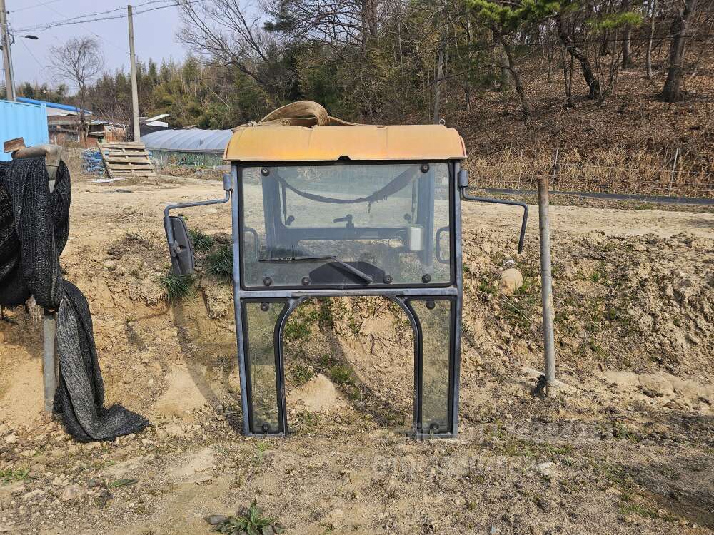 LS Tractor LT380D (38hp) 뒤우측면