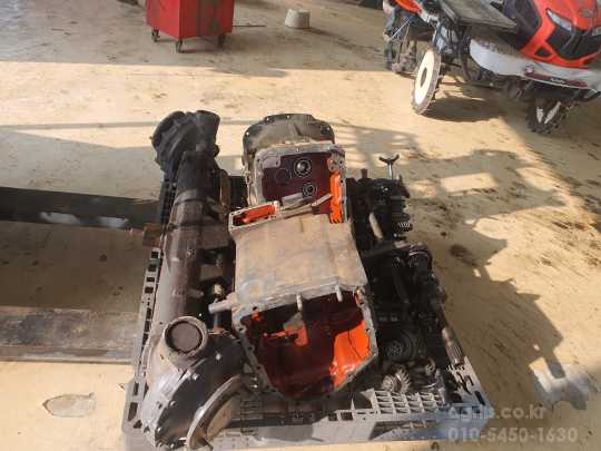 Kubota Tractor GM73 (73hp) 변속벨브및각종벨브