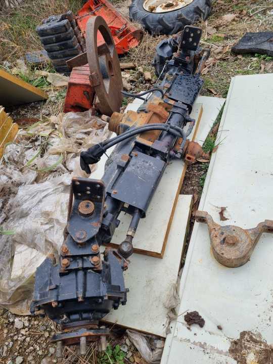 TYM 트랙터 T903 (90마력) 앞좌측면