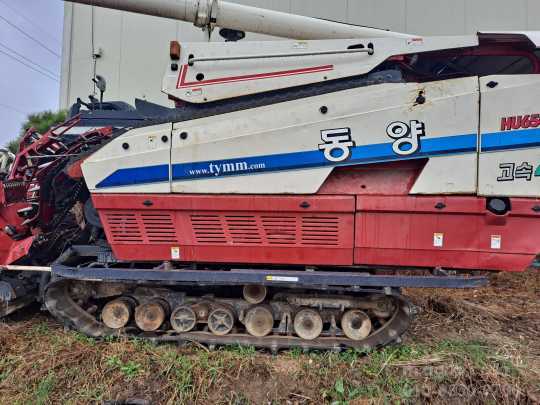 TYM Combine Harvester HU6500G (4Rows) 앞좌측면