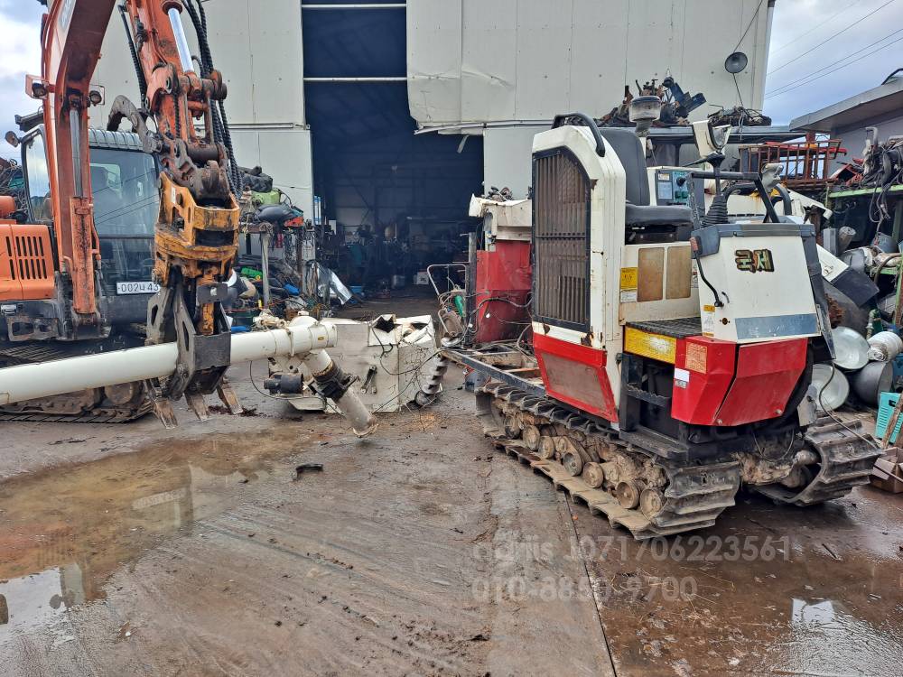 국제 콤바인 KC475 (3조식) 뒤우측면