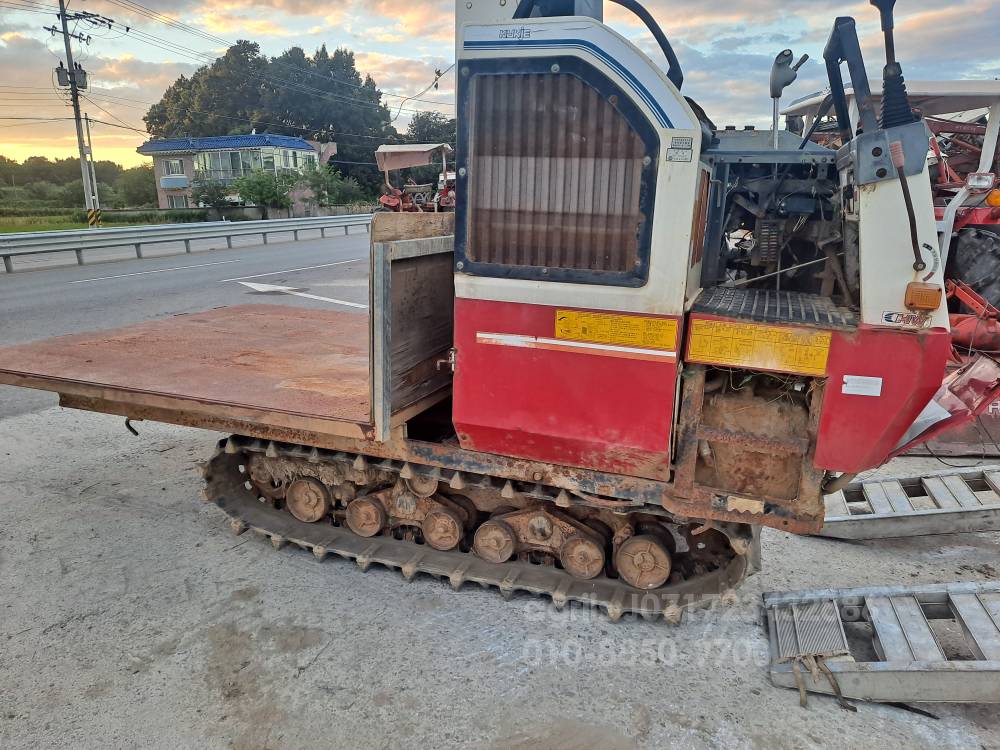 국제 콤바인 Kc515.얀마엔진50마력 운반차 (4조식) 뒤우측면