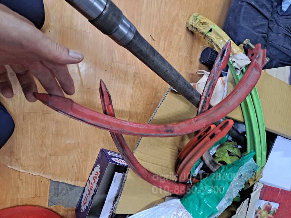  Rectangle Baler 사각벼짚결속기브품.삼원부품 많음  뒤우측면