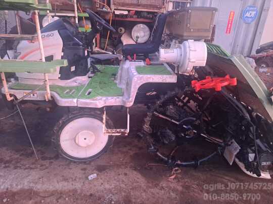 대동 이앙기 DUO60 (6조식) 앞좌측면