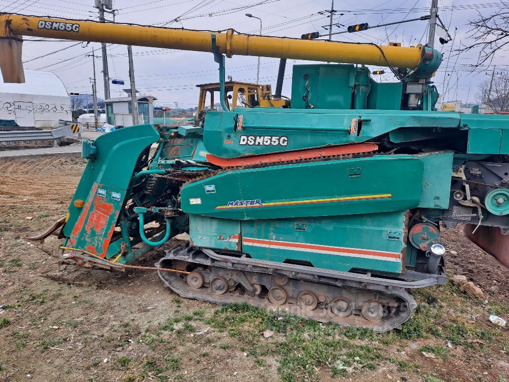 Daedong Combine Harvester DXM85 (5Rows) 뒤우측면