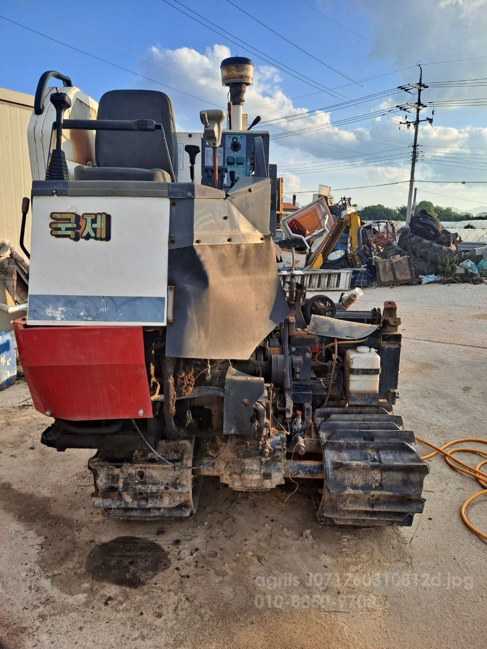 Kukje Combine Harvester DKC685 (4Rows) 뒤우측면