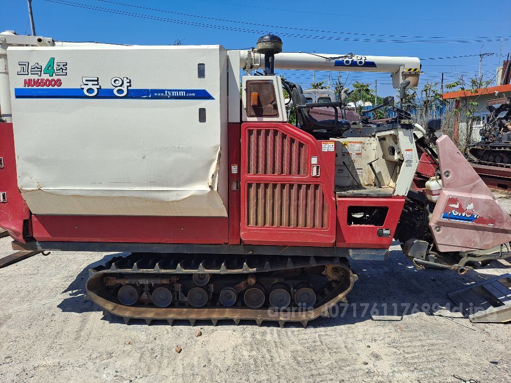 TYM 콤바인 C805 (5조식) 뒤우측면