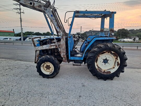 TYM Tractor TA4640 (46hp) 앞좌측면