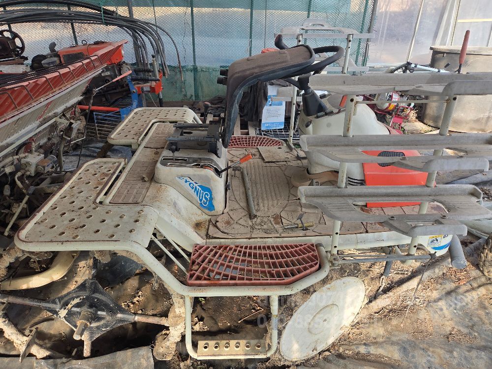 대동 이앙기 S3-680 (6조식) 뒤우측면