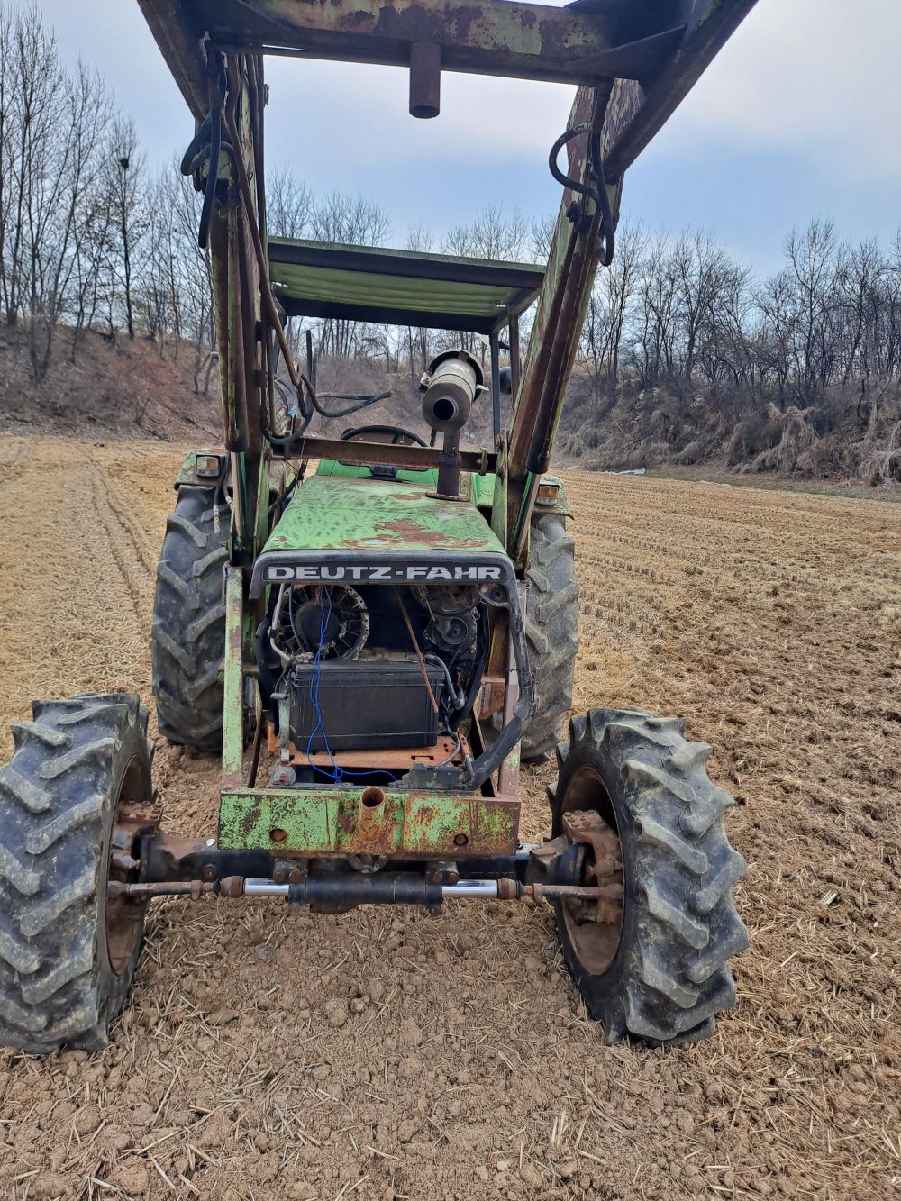  전체기능 잘돼고 엔진시동시 나바가스 나요 독일 도이지 트랙터 공냉식  앞좌측면